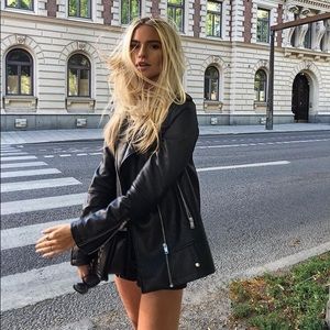 Meet your Posher, Ire